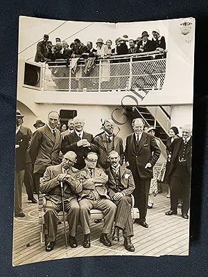 PHOTOGRAPHIE-LES DELEGUES BRITANNIQUES SUR LE PAQUEBOT CANADIAN PACIFIC-CHAMBERLAIN-RUNCIMAN-GILM...