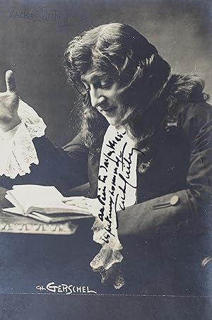 Carte postale photographique dédicacée au peintre Jacques Martin