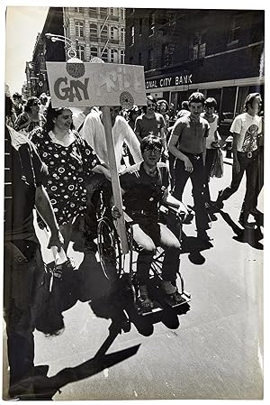 Photographie originale - Christopher Street Liberation Day March, New York - Militant en fauteuil...